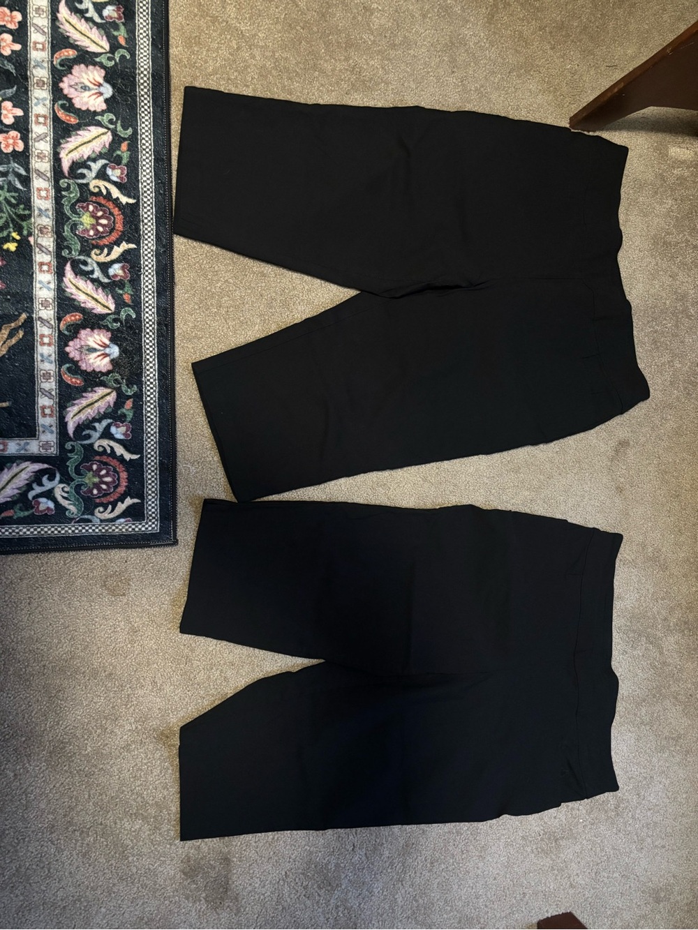 Terra & Sky Black Pull-On Capri Pants